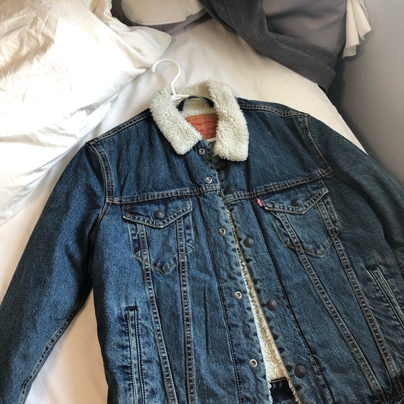 🍵 2 for $150 🍵 NEW Levi’s Sherpa denim jacket - Picture 3 of 9
